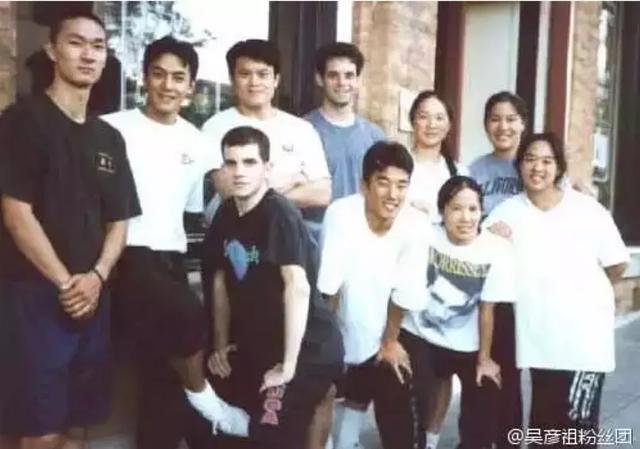 男星出道前的顏值，吳彥祖肩寬頭小身材好好，陳曉這長相妥妥校草