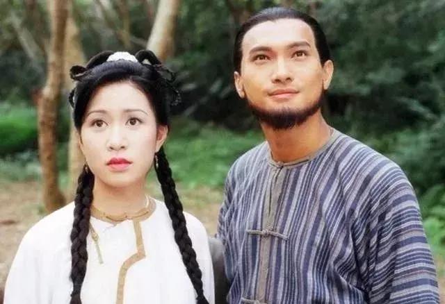 憑《延禧攻略》翻紅後，她將野心寫在臉上，身靠黃曉明笑容燦爛