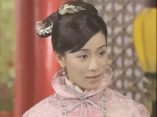 憑《延禧攻略》翻紅後，她將野心寫在臉上，身靠黃曉明笑容燦爛