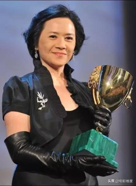 72歲葉德嫻，演藝事業輝煌、感情失敗，晚年子女不孝孤身一人生活