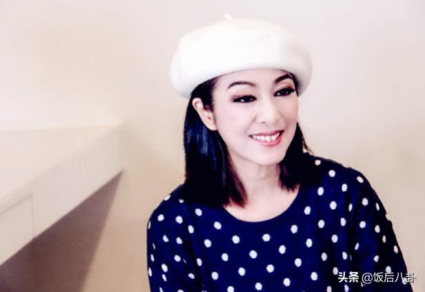 周潤髮帶領眾港星去爬山，63歲米雪與69歲鮑起靜同框似母女！