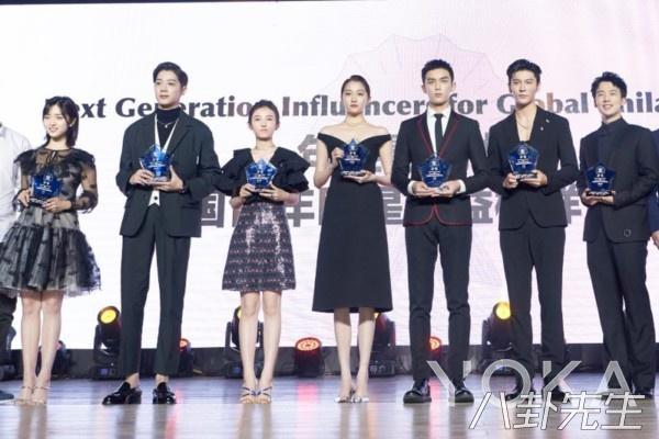 關曉彤、張子楓和文淇都被造型師坑慘了，二十歲穿得像三四十歲