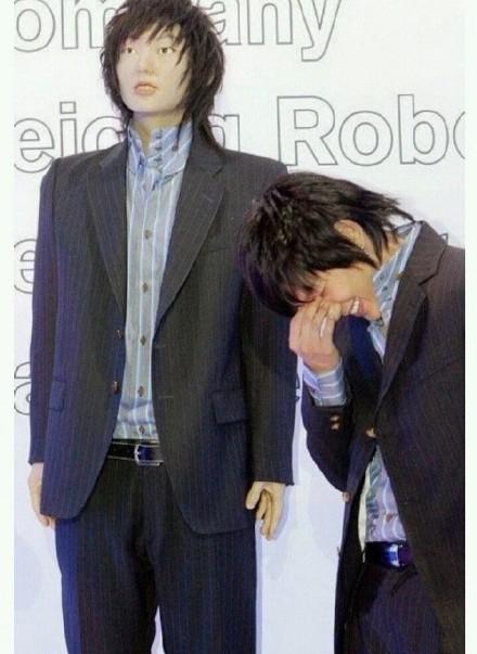 明星蠟像千姿百態，田亮高度還原跳水，李准基「生無可戀」