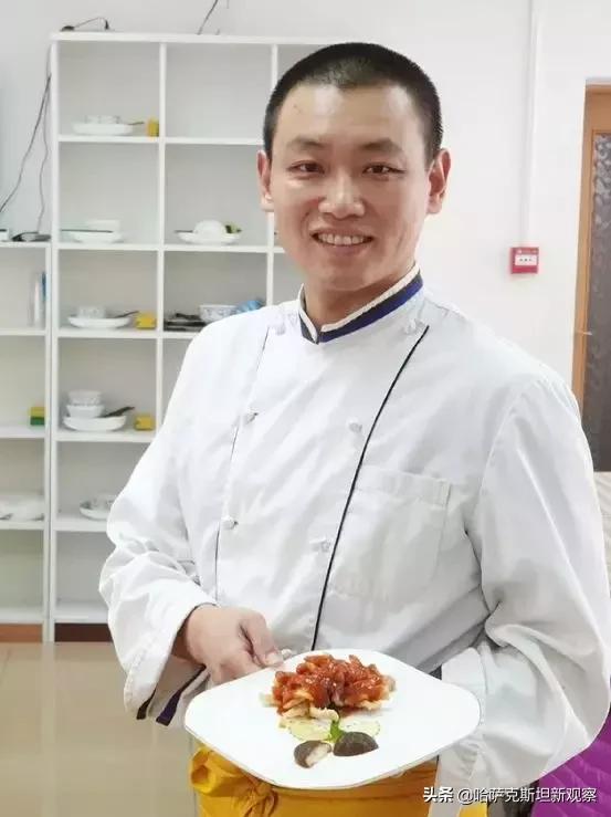 當「萬事開頭是麵包」的哈薩克記者遇到中國菜……