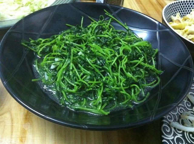 豆苗罕見的15道做法，隨便學兩招大家都喜歡，你也試試吧