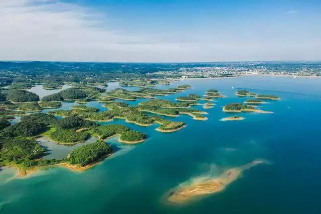 這裡到了夏天平均氣溫20°，成了天然的空調房