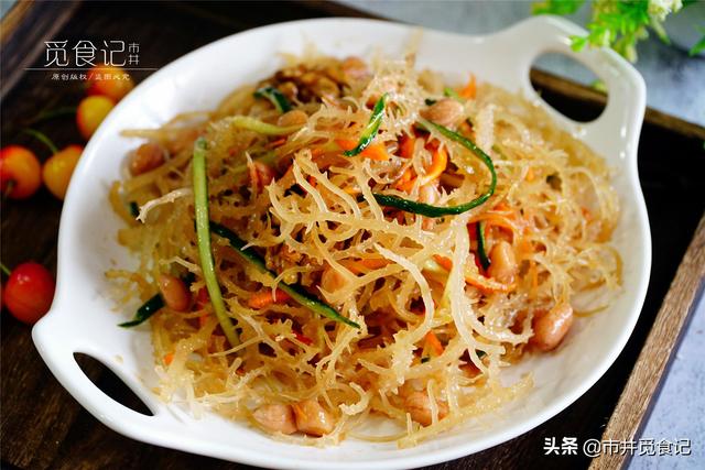 夏天多吃這道菜，10元一兩，清香爽脆，隔三差五吃一次，比炒菜強