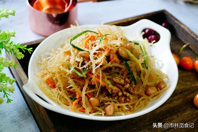 夏天多吃這道菜，10元一兩，清香爽脆，隔三差五吃一次，比炒菜強