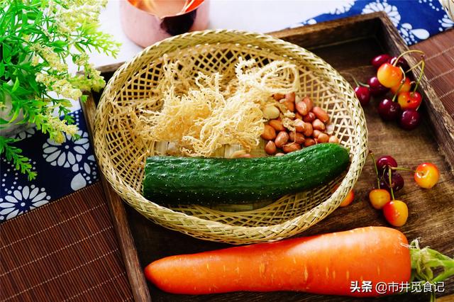 夏天多吃這道菜，10元一兩，清香爽脆，隔三差五吃一次，比炒菜強