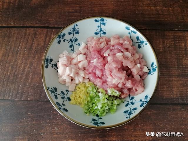 夏天這菜1塊一斤，我用它蒸包子，朋友一臉嫌棄，結果出鍋連吃4個