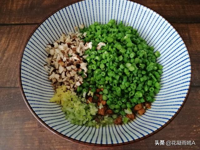夏天這菜1塊一斤，我用它蒸包子，朋友一臉嫌棄，結果出鍋連吃4個