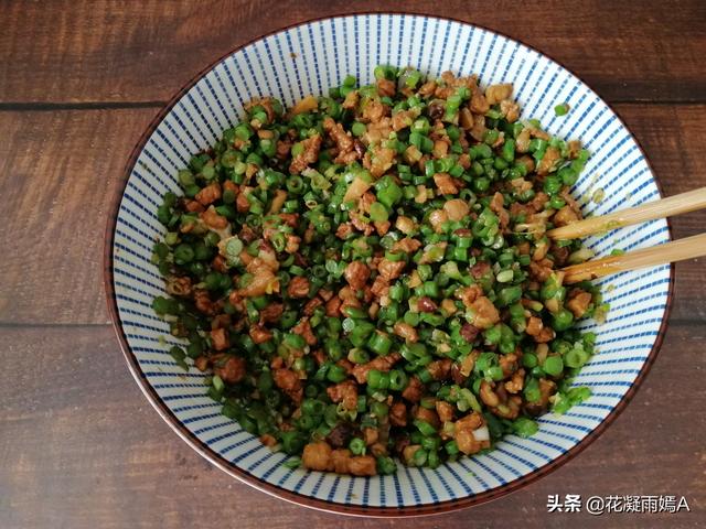 夏天這菜1塊一斤，我用它蒸包子，朋友一臉嫌棄，結果出鍋連吃4個