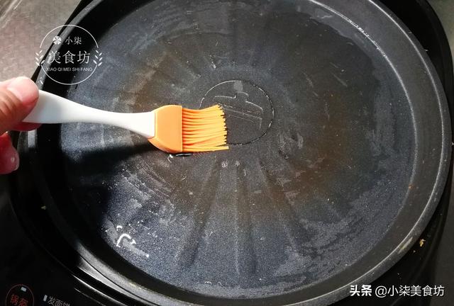 夏天，麵粉很火的懶人做法，不揉也不擀，5分鐘出鍋，比麵包好吃