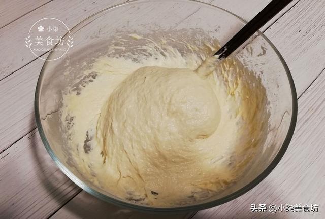 夏天，麵粉很火的懶人做法，不揉也不擀，5分鐘出鍋，比麵包好吃