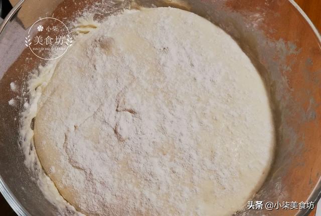 夏天，麵粉很火的懶人做法，不揉也不擀，5分鐘出鍋，比麵包好吃