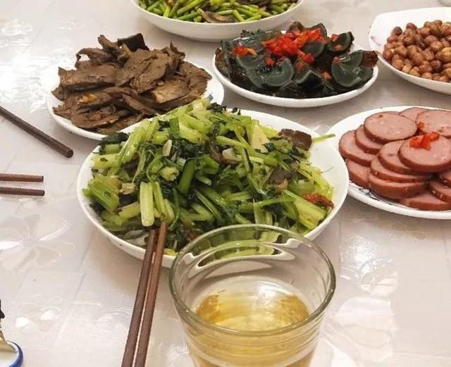 長大後，終於知道了爸爸大肚子的秘密