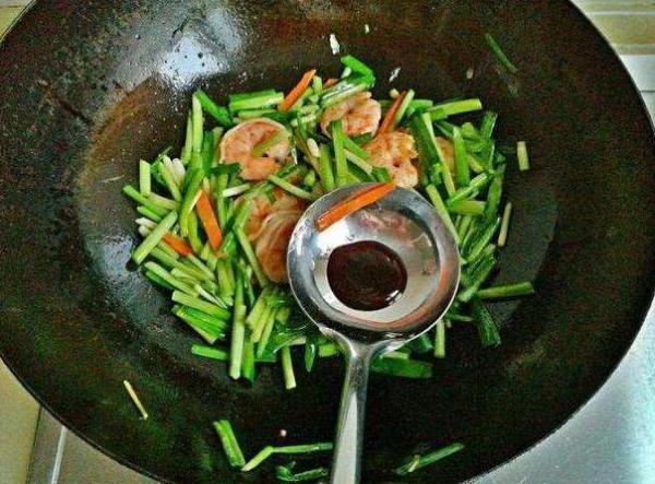 70歲老廚師：用蚝油炒菜時，牢記這3點，炒出酒店水平