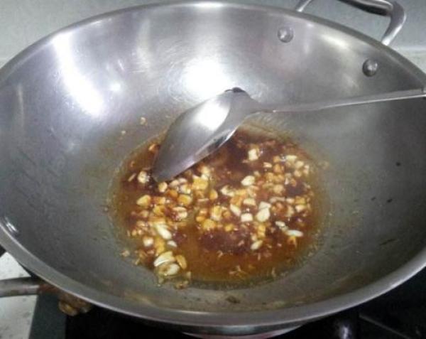 70歲老廚師：用蚝油炒菜時，牢記這3點，炒出酒店水平