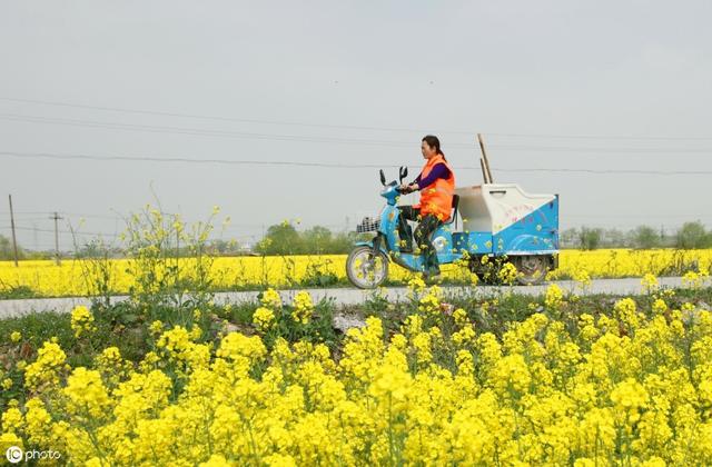 限高杆，房車家族永遠的痛，3米高6米長的房車怎麼在村道上掉頭？