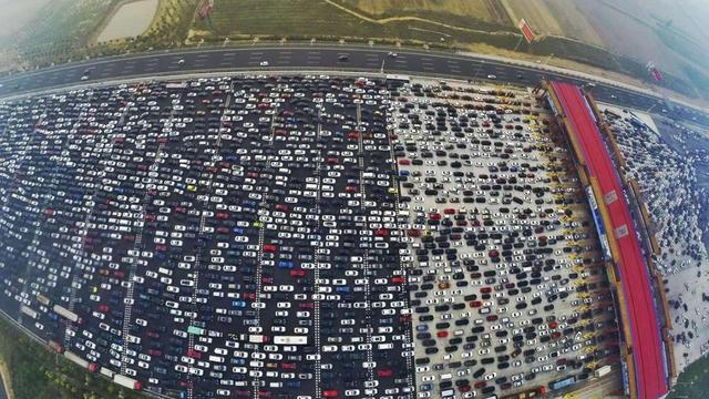 中國最堵大橋之一：造價30多億，每日車流量達到12萬！