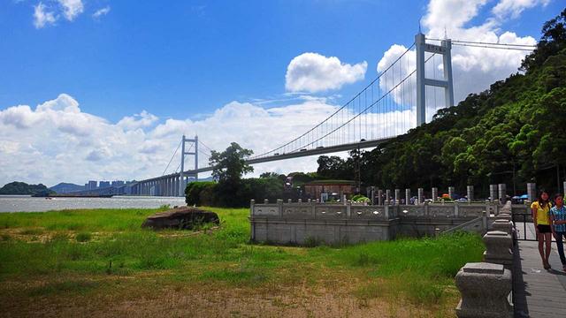中國最堵大橋之一：造價30多億，每日車流量達到12萬！