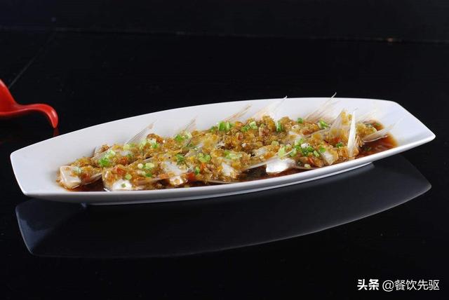 總廚歷時三年精心研發了10款高端湘菜，結果漲工資了