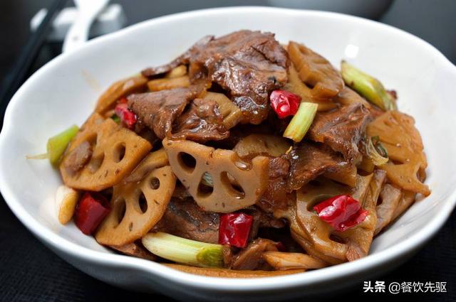 總廚歷時三年精心研發了10款高端湘菜，結果漲工資了