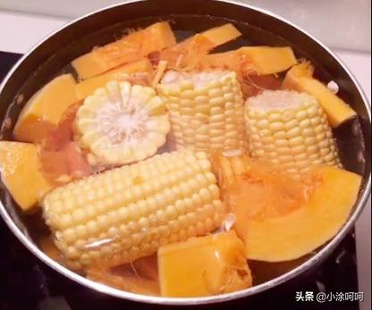 夏季去熱解渴必備涼湯，南瓜玉米湯的做法，清甜解渴，老少皆宜