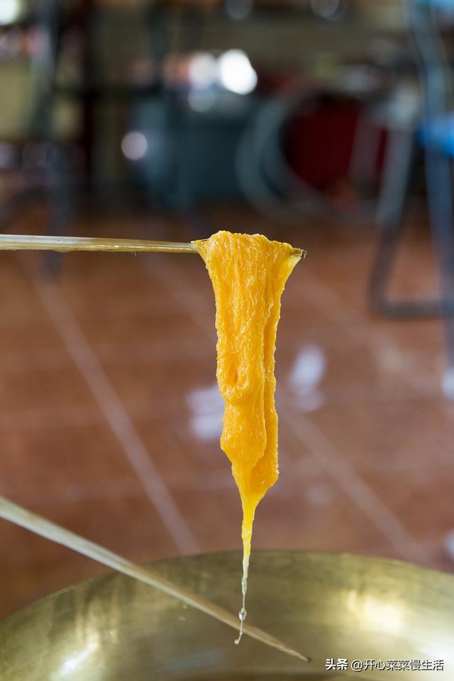 泰國人好牛，能把蛋黃做成絲，做法簡單到人人都會