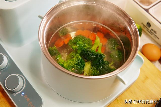 這碗牛肉飯，吉野家好吃但挺貴，20元在家做超大份，太會吃了！
