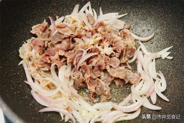這碗牛肉飯，吉野家好吃但挺貴，20元在家做超大份，太會吃了！