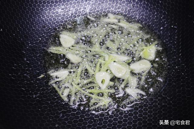 這個菜在農村視為雜草，在城裡是餐桌上的新貴，能清熱祛濕