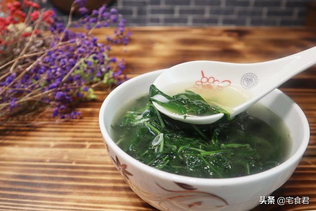 這個菜在農村視為雜草，在城裡是餐桌上的新貴，能清熱祛濕
