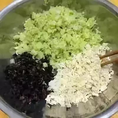 八款素菜包子的做法。