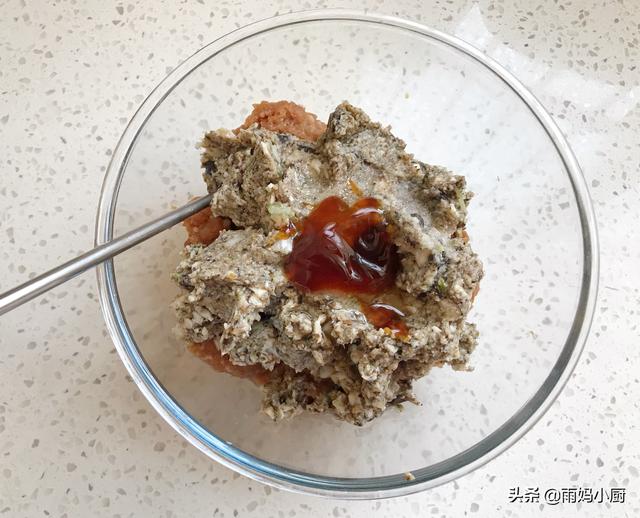早餐女兒就愛山東麵食，不用發麵不用蒸，外酥里嫩，五分鐘吃1盤