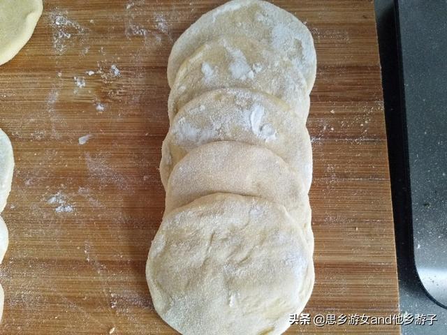 美麗的鮮花總有凋落的一天，讓中式麵食如花綻放、才貌雙全……