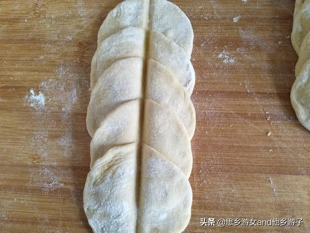 美麗的鮮花總有凋落的一天，讓中式麵食如花綻放、才貌雙全……