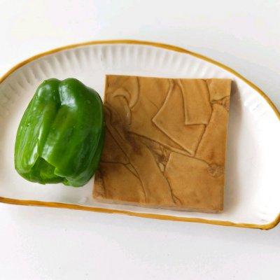 回味無窮的青椒香糕格子三明治來拯救你的胃