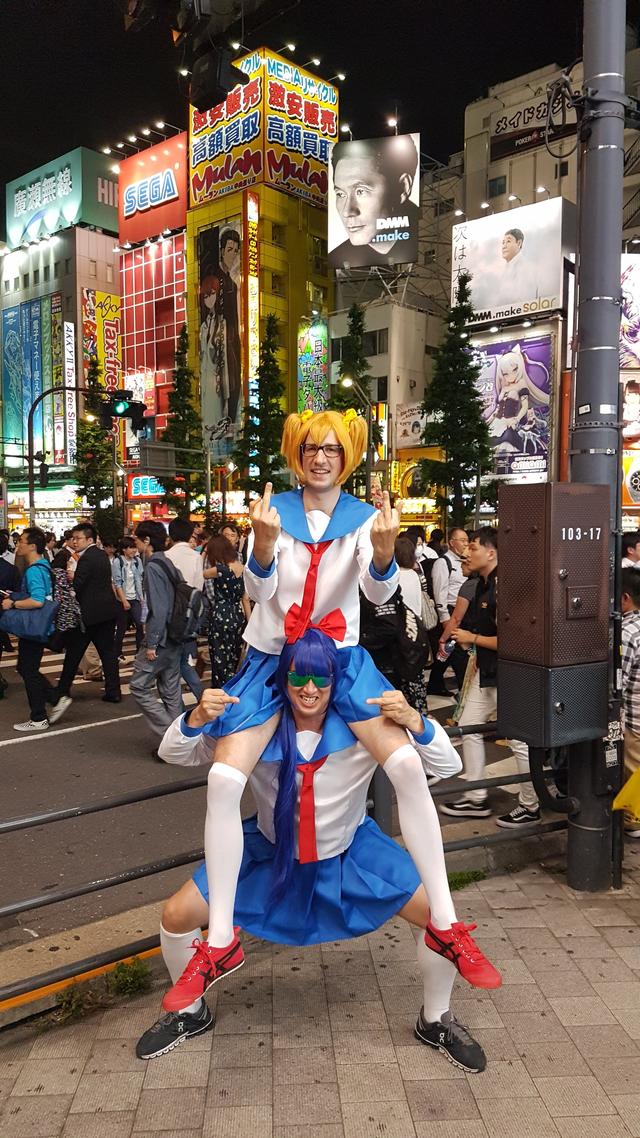 瑞士宅男又來了！穿成這樣上街真的需要勇氣