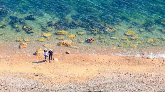 淺海清澈見底，深海蔚藍成詩，《國家地理》上的山東最美海島太勾魂！