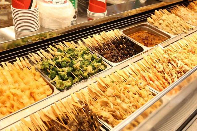 街邊隨處可見的串串香小店，創業失敗率高達70%？細談其中的套路