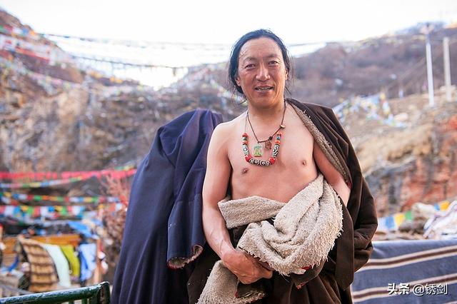 海拔4600米的世界第一熱泉，當地人扎堆，外來遊客卻不敢泡
