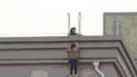 女子曬衣服無意拍到「對面樓頂」照片，照片放大後一看，網大呼：心臟受不了！