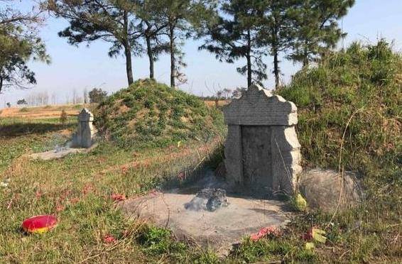 奶奶託夢沒錢花，他寧被扣半月薪也要回家燒紙錢，不料回去上班後「一切都毀了」！