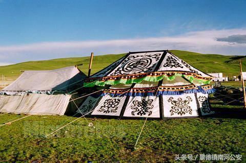 在西藏看到「白帳篷」不要進去，15歲妹子在內等待，沒有「懷上決心」就要倒大楣