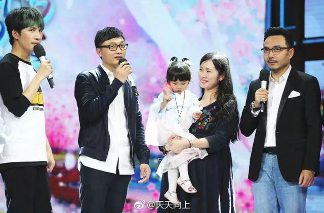 他花4年時間為女兒拍幾萬張照片，撩到汪涵還登上《英國郵報》