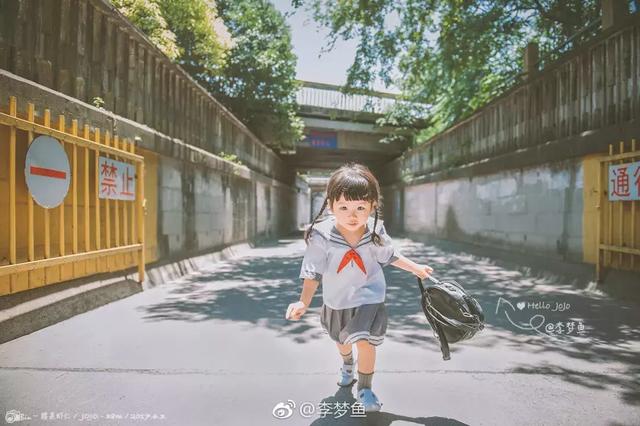 他花4年時間為女兒拍幾萬張照片，撩到汪涵還登上《英國郵報》