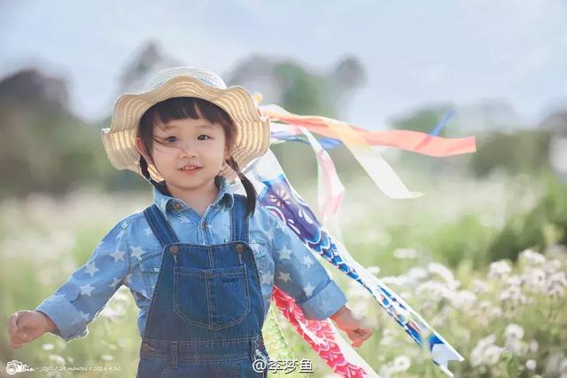他花4年時間為女兒拍幾萬張照片，撩到汪涵還登上《英國郵報》