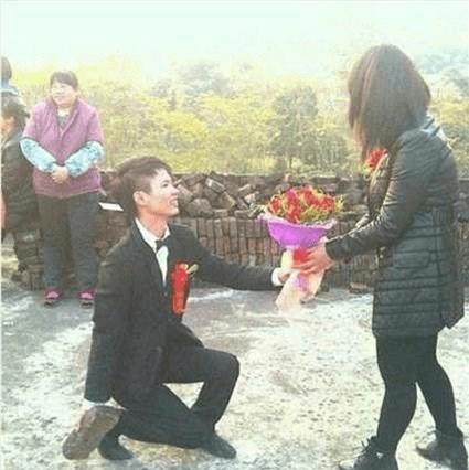 32張爆笑生活圖：美女勤練體操，求大神P出意境...成果出爐笑到整個下巴都快跌了！
