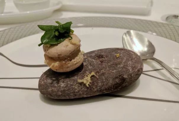 看完你還有食慾嗎各種搞怪創意「奇葩餐廳」，奇特擺盤設計顛覆你對美食的認知